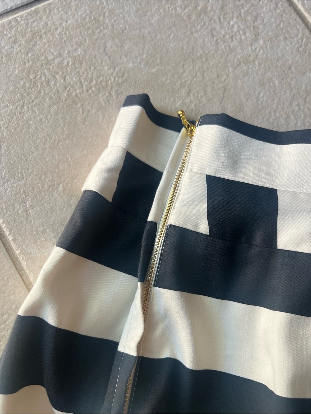 Kate Spade Classic Black & White Striped A-Line Skirt - Picture 10 of 10